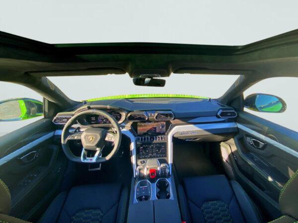 LAMBORGHINI Urus - Image 4