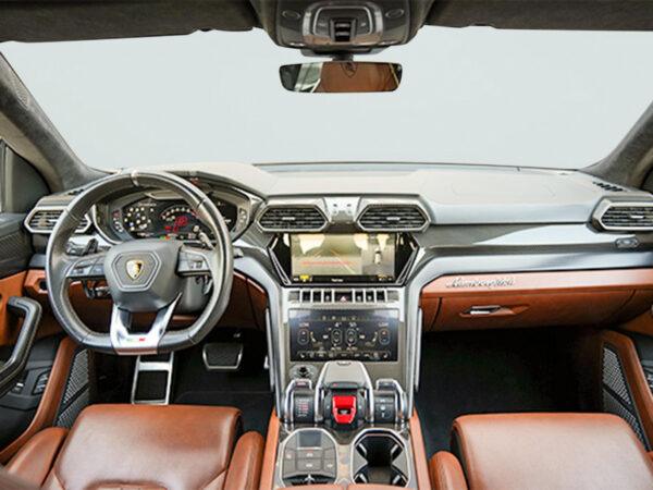 LAMBORGHINI Urus - Image 4