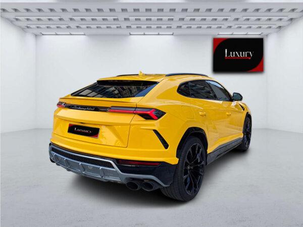 LAMBORGHINI Urus - Image 2
