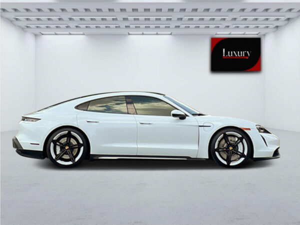 PORSCHE Taycan - Image 3